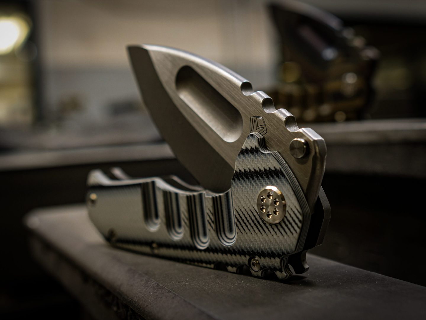 Medford-Praetorian-Ti-G10-Contour-Subdued-Tuxedo