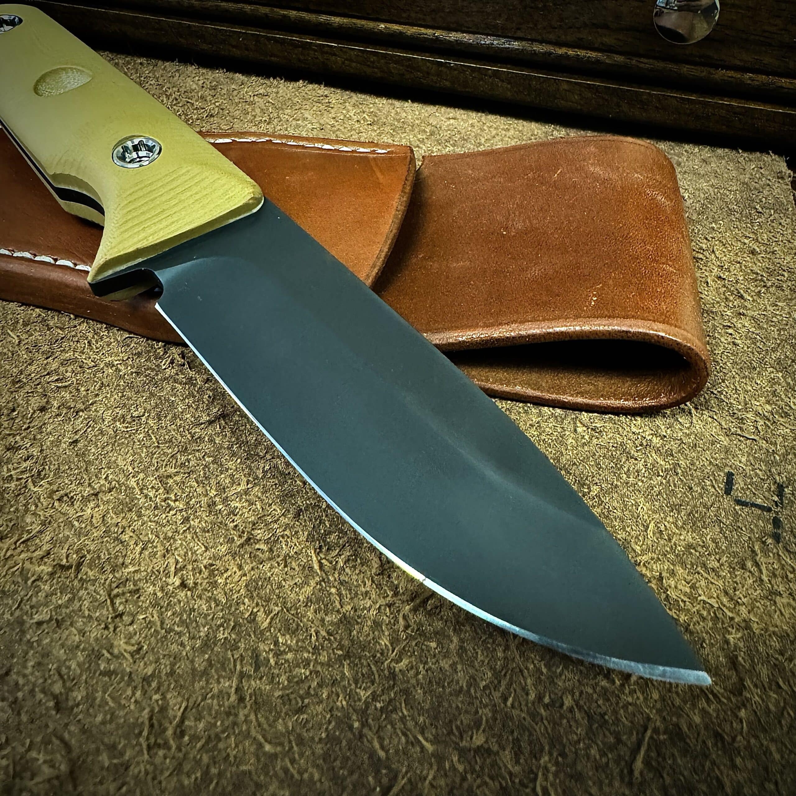 DLC The San™ with Tan G10 Handles