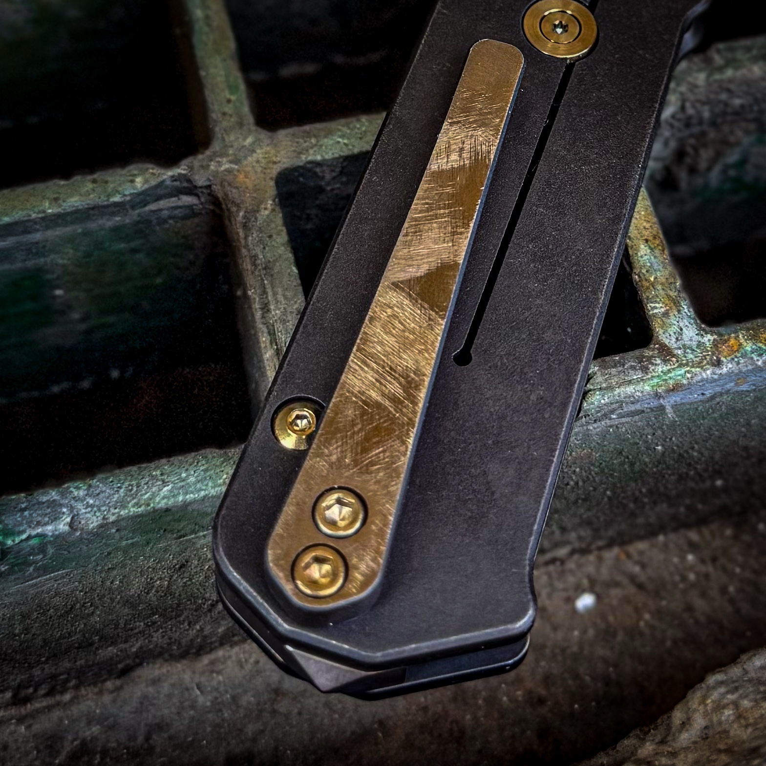 Distressed Black and Bronze Vulcan TFF-4 photo 2