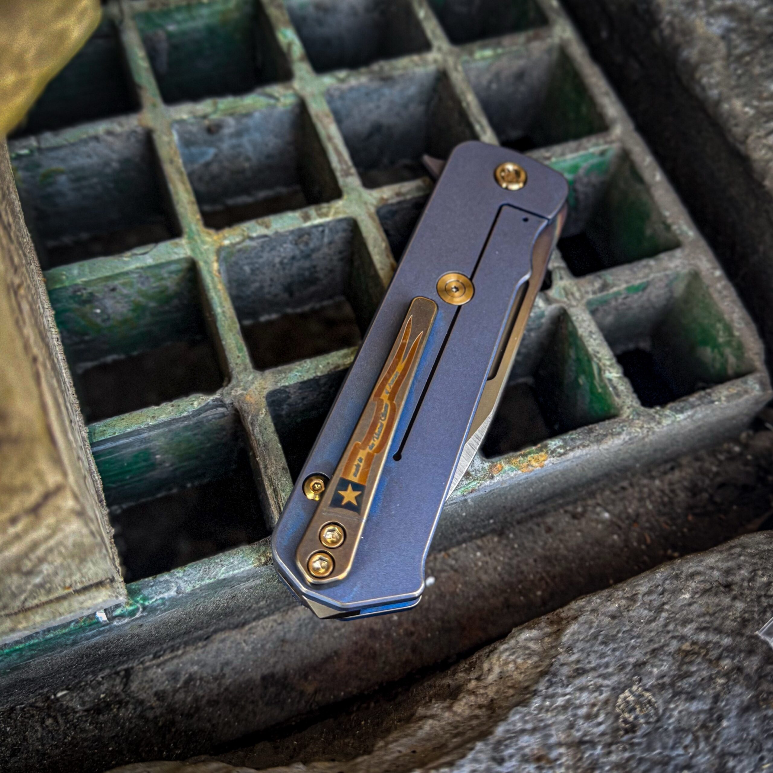 Blue with Bronze Armadillo Vulcan TFF-4 photo 3