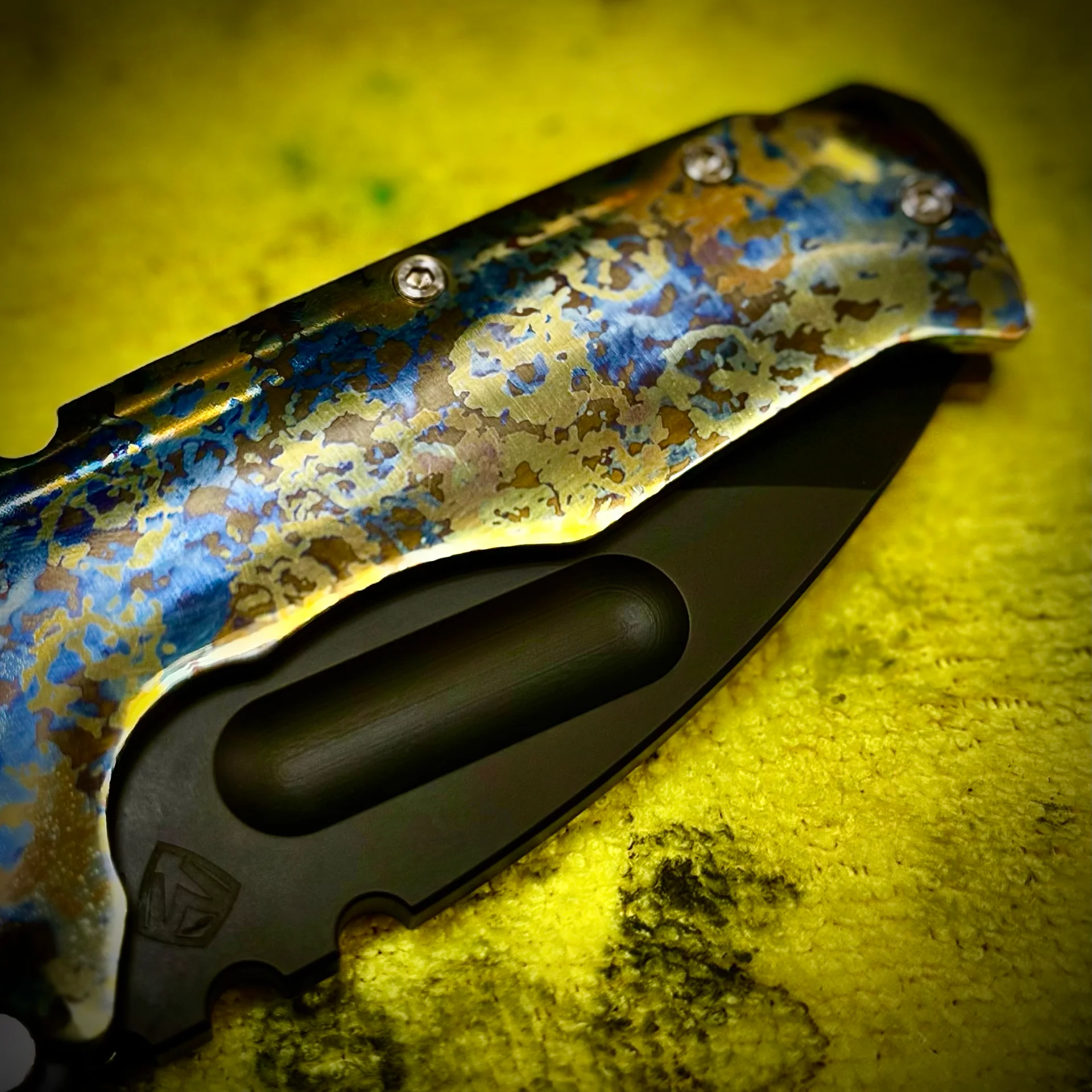 Radius Sculpted Drop Point Praetorian Ti photo 2