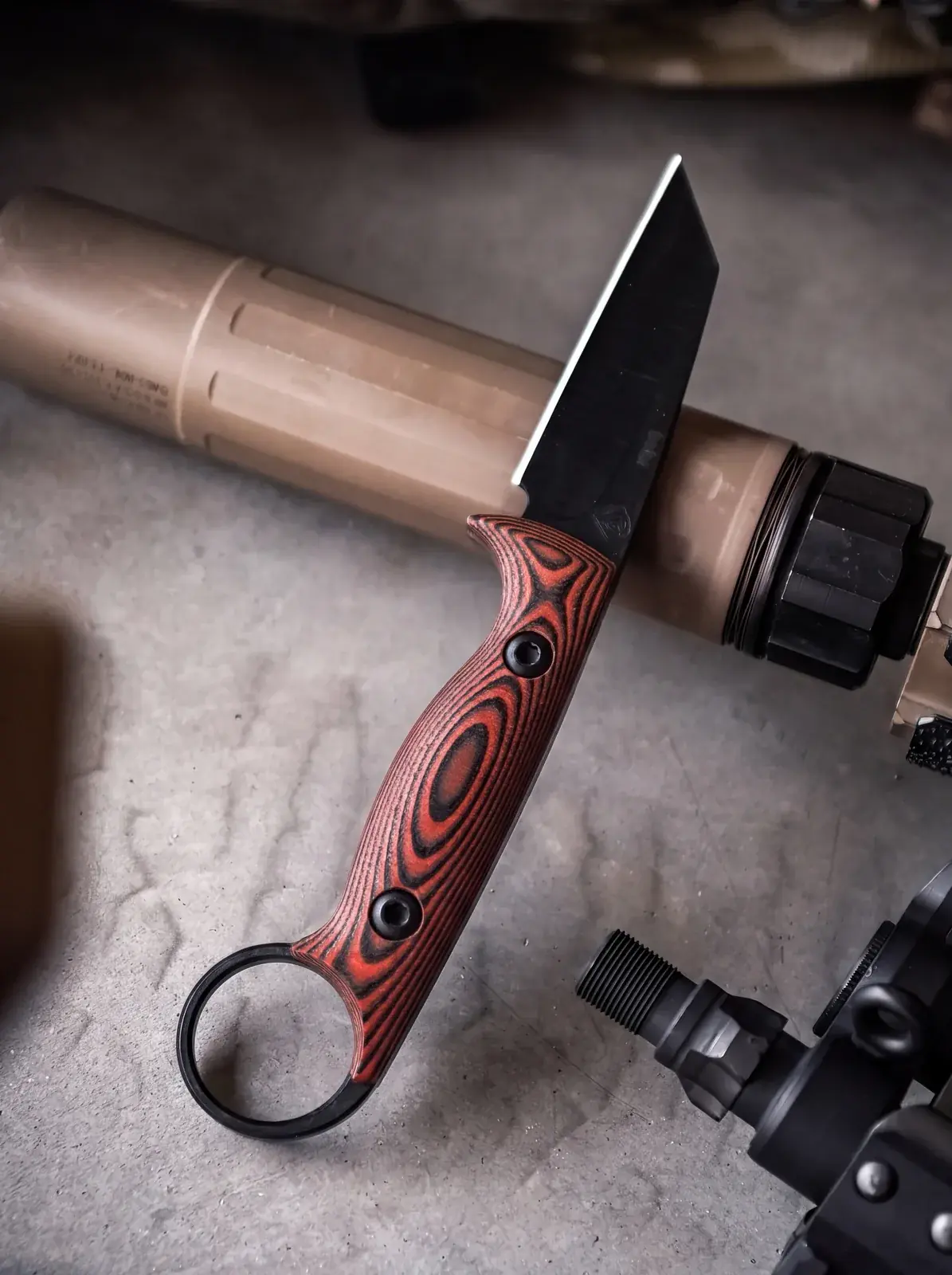 Taskmaster Wharncliffe Red and Black